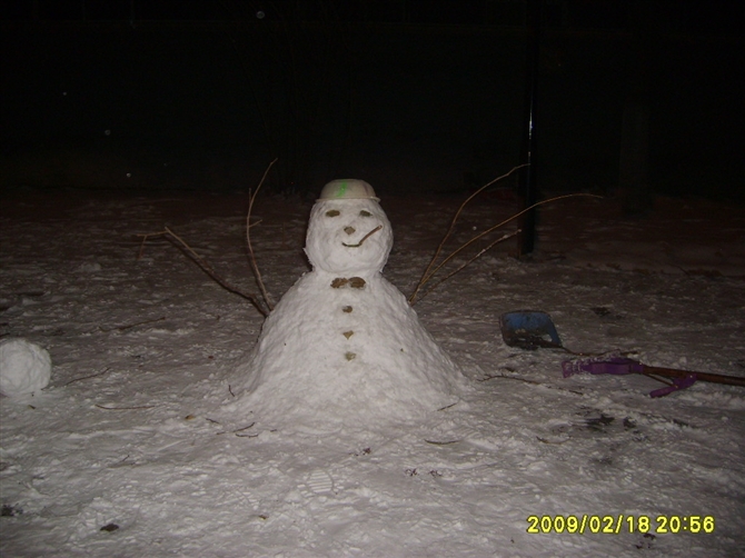 再来一张小眼睛的棉花与绅士雪人的合影